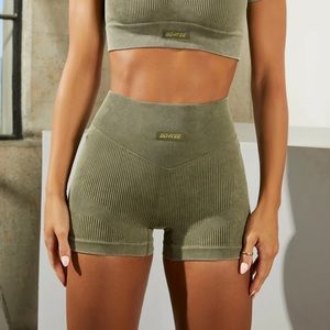XS Oh Polly Bo and Tee Seamless V Waist Mini Shorts With Shaping Detail In Khaki